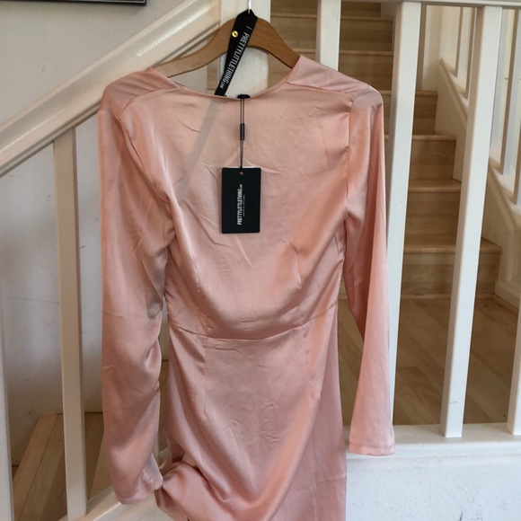 Pretty Little Thing Nude Wrap dress NWT - Picture 6 of 7